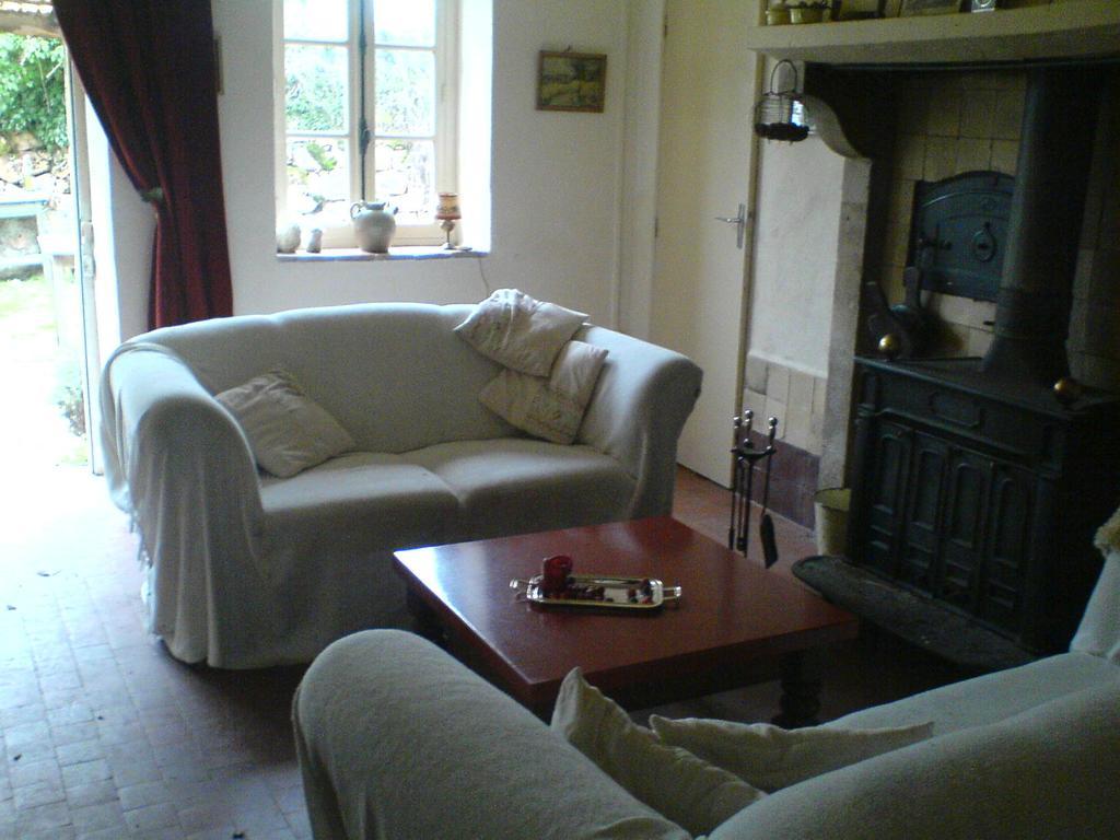 Les Champys Guest House Saint-Péreuse Eksteriør bilde